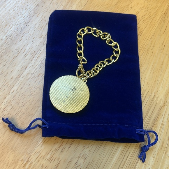 Anne Klein Women’s Keychain Purse Charm Gold Tone Lions Head - Picture 3 of 4